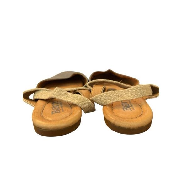 Born Ladies Size 6 M Close Toe Sandals Light Gray Leather Flats - Picture 5 of 8